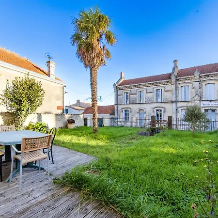 Maison De Famille Semesterbostad *