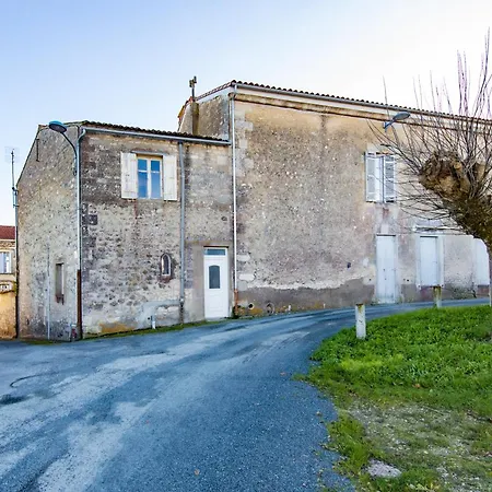 Semesterbostad Maison De Famille Mortagne-sur-Gironde